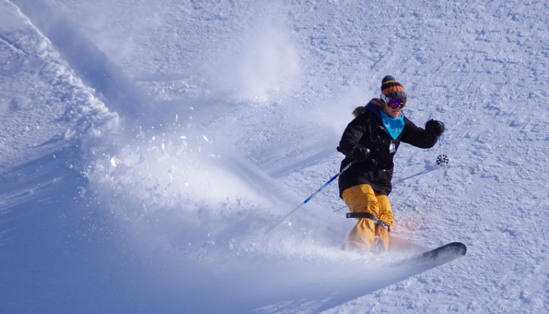 monoskiing vs skiing difficulty