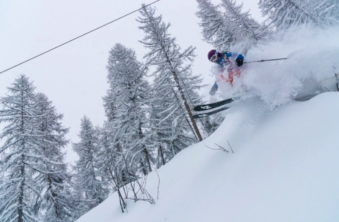 freeride skiing