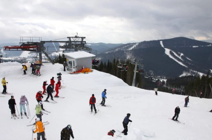 winter seasonal jobs