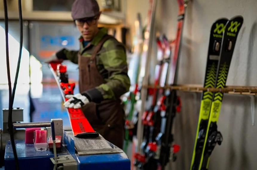 ski maintenance