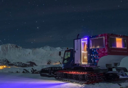 Do piste bashers work all night?