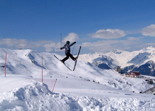 freeride vs freestyle skiing