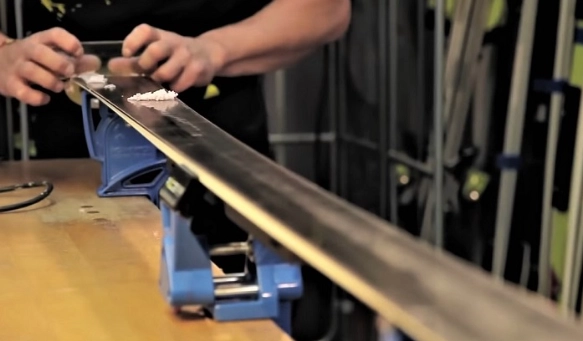 how to use ski edges