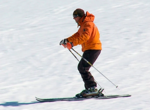how to stand when skiing