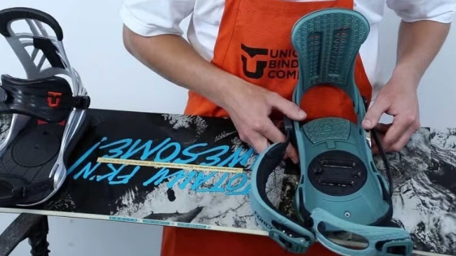 how to set up snowboard bindings