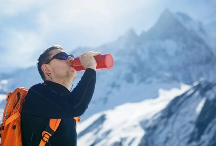 skiing hydration tips