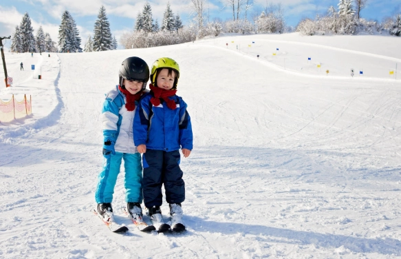 skiing with kids