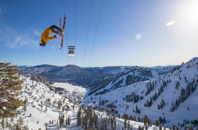 Palisades Tahoe skiing