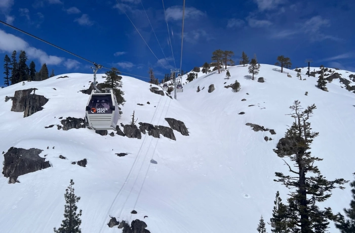 Palisades Tahoe skiing