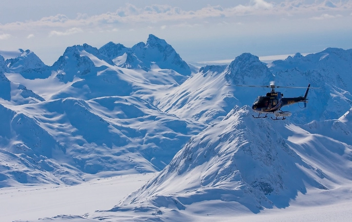 heli skiing vs cat skiing heli skiing vs cat skiing