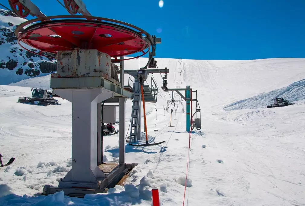 button lift skiing button lift skiing