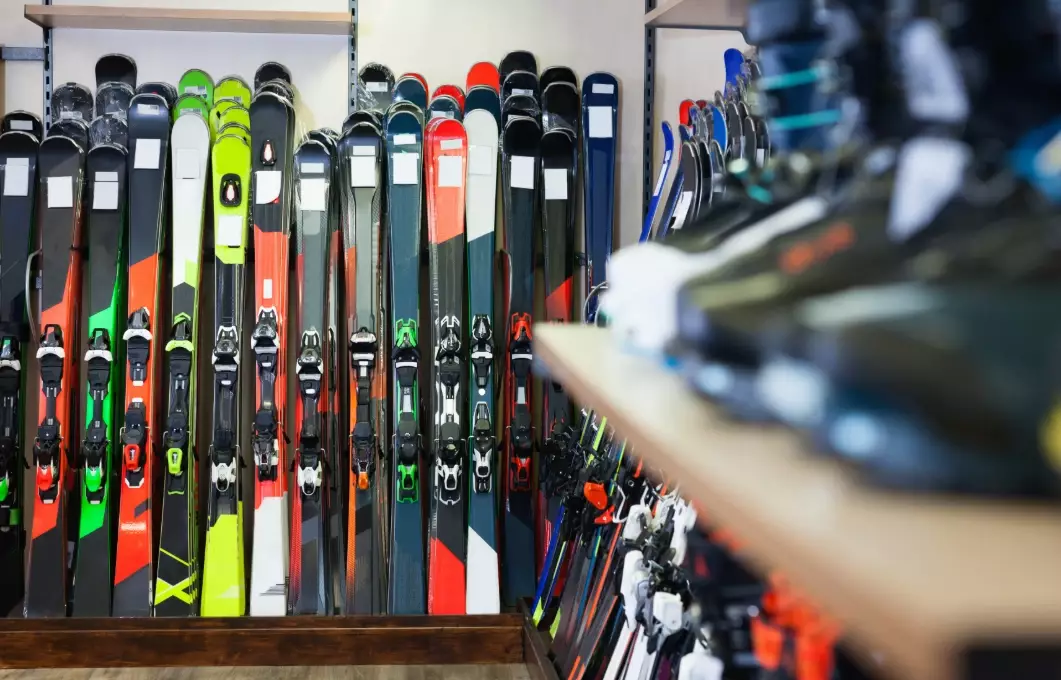 how to get a ski resort job