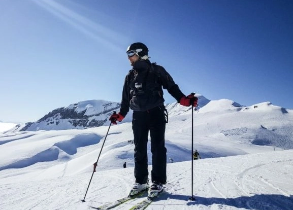 how to use ski poles