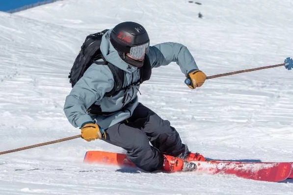 ski poles necessary